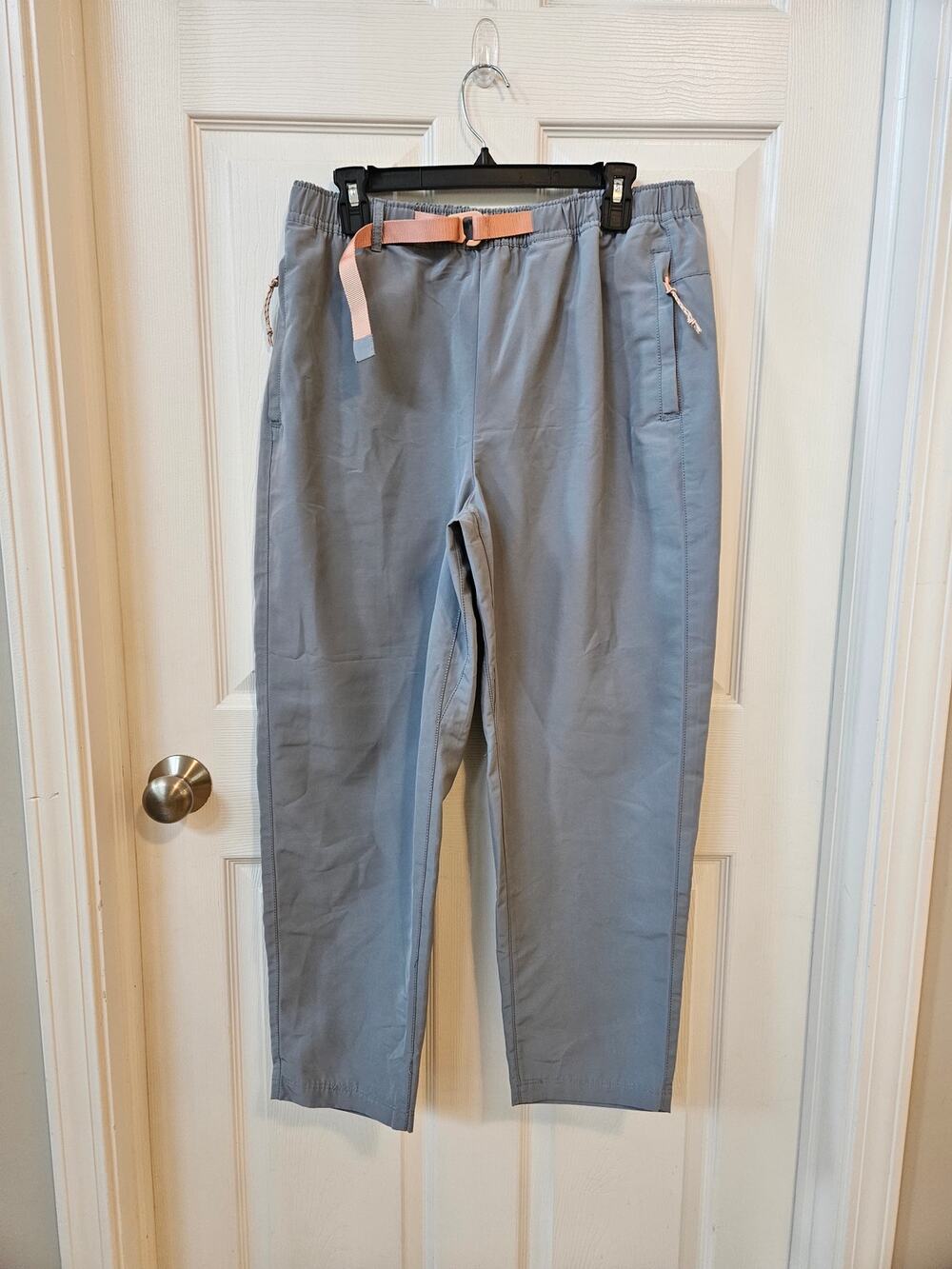 Fabletics Woven Hike Pants Women’s Large Gray Belted Outdoor Travel Pants NWT